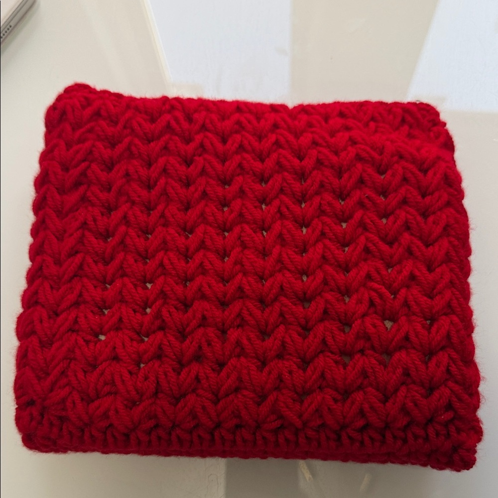 Red Knit Pouch - Picture 5 of 6